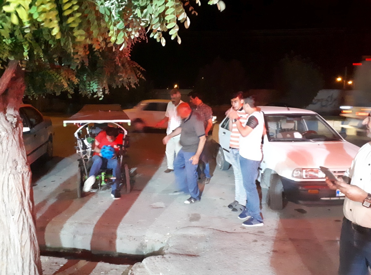 After a smoother than expected border crossing into Iran, we were right in the middle of the border town of Bazardan. Everything even auto shops were open at like 11pm, and people had no qualms stepping right into our trike for pictures.